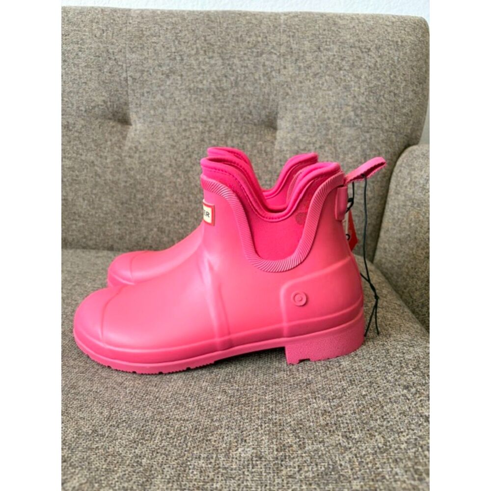 NWT Hunter Boots in Pink - Size 11